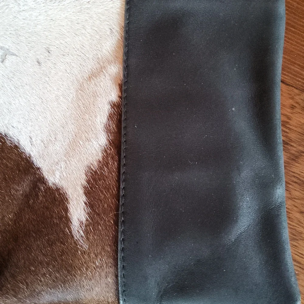 Leather cow hide clutch - Picture 3 of 5